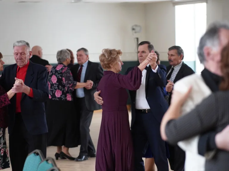 Sirds soļu kopiena «Deviņos pakalnos» lūdz uz deju