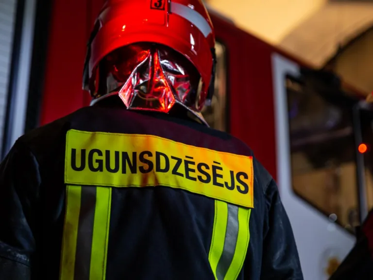 Dundagā notikusi divu vieglo automašīnu sadursme