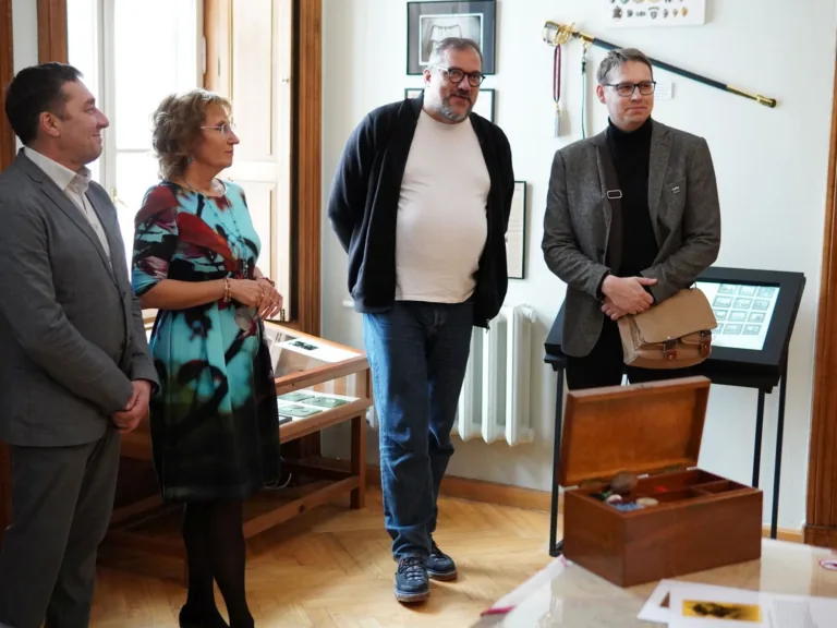 Draudzības ielas 6 nams pavisam īpašā izstādē