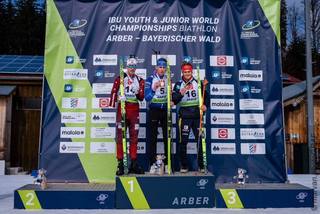 Lozbers izcīna vēl vienu medaļu – sudrabs pasaules jauniešu čempionātā