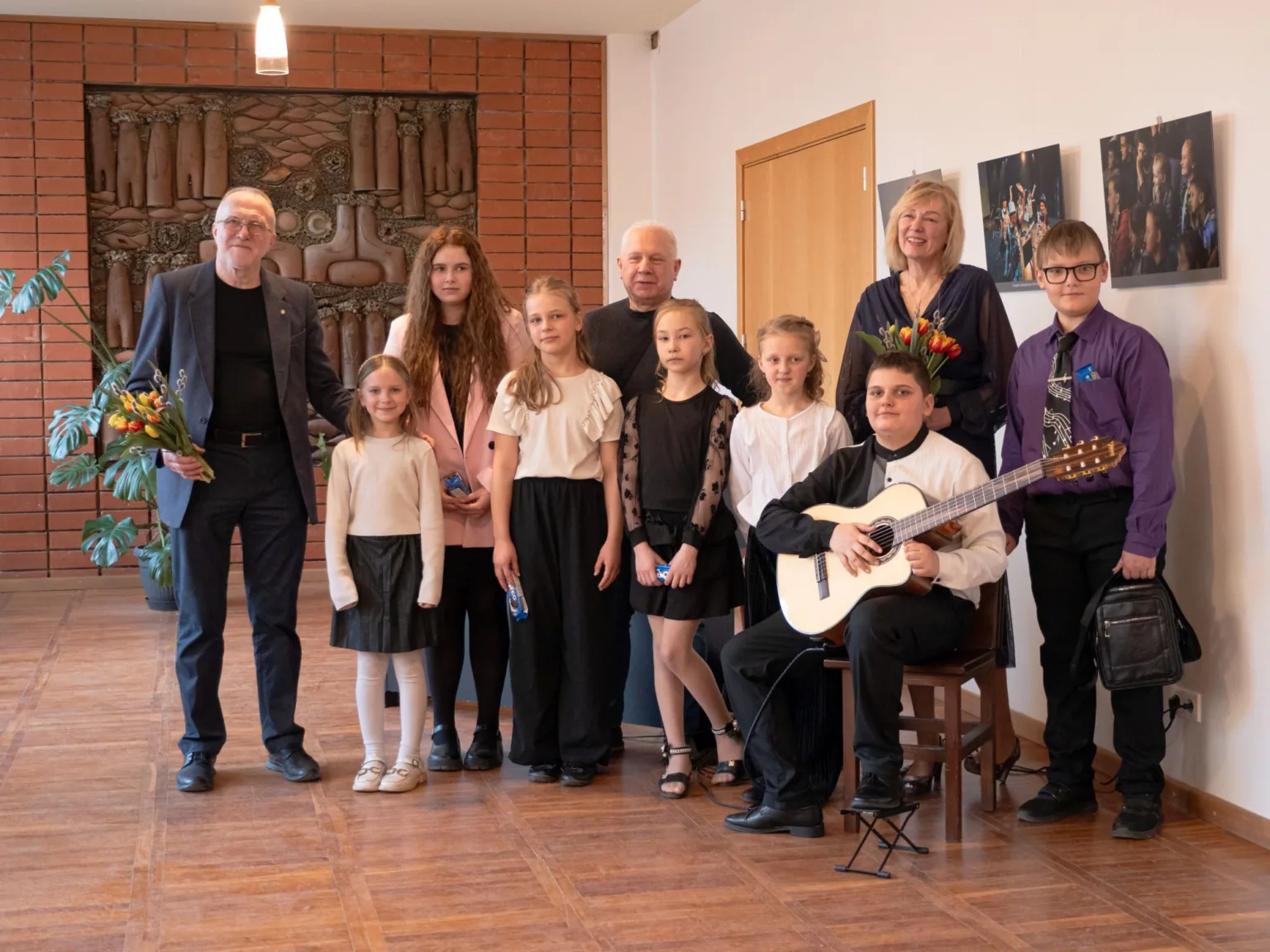 Sabiles kultūras namā atklāta fonda „Nāc līdzās!” fotogrāfiju izstāde  