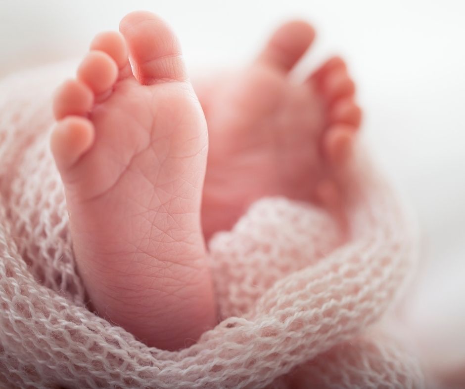 Pasaulē nākuši septiņi jaundzimušie: divi puiši un piecas meitenes