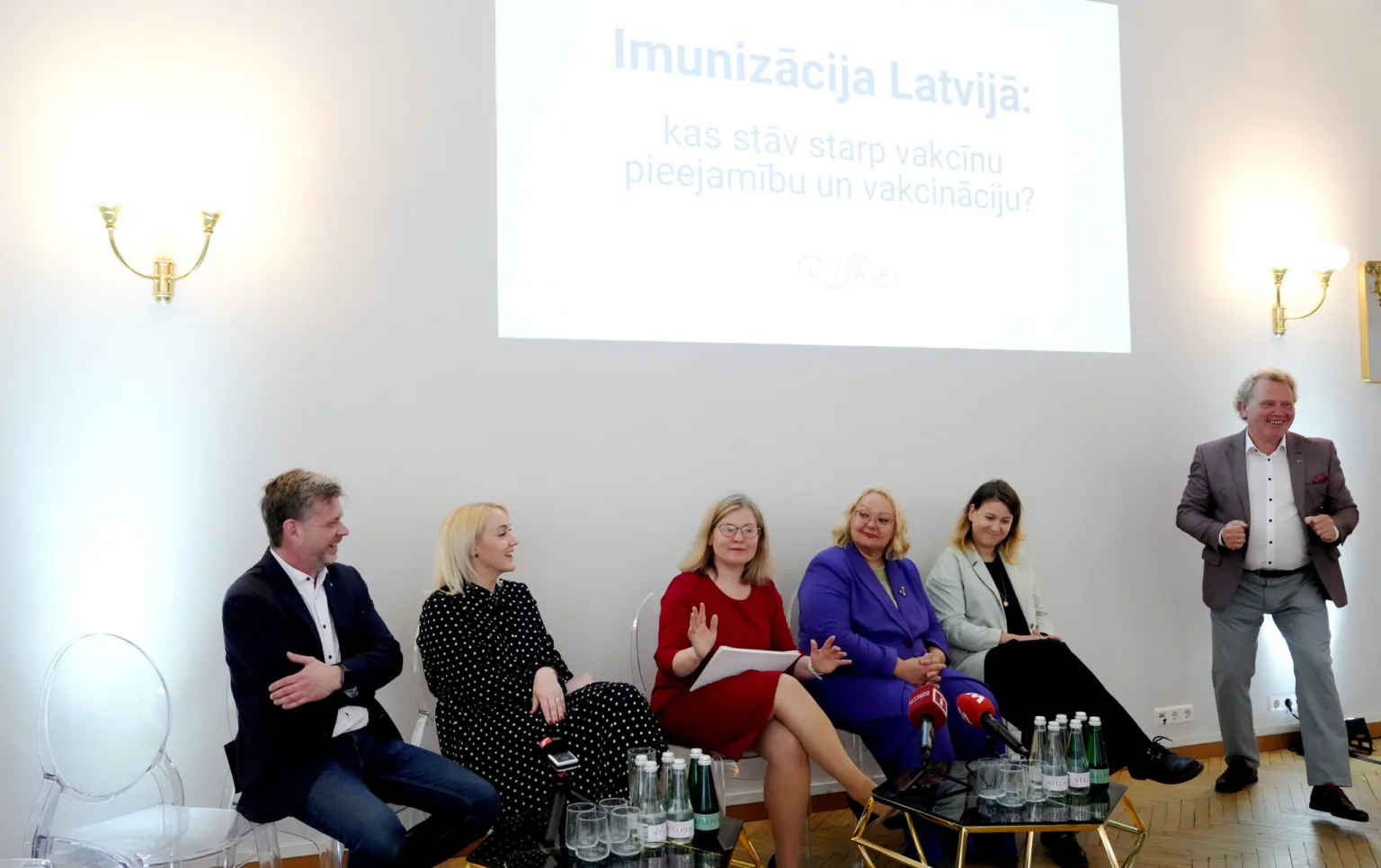 Latvijā vakcīnas ir pieejamas, bet sabiedrība joprojām nav pasargāta