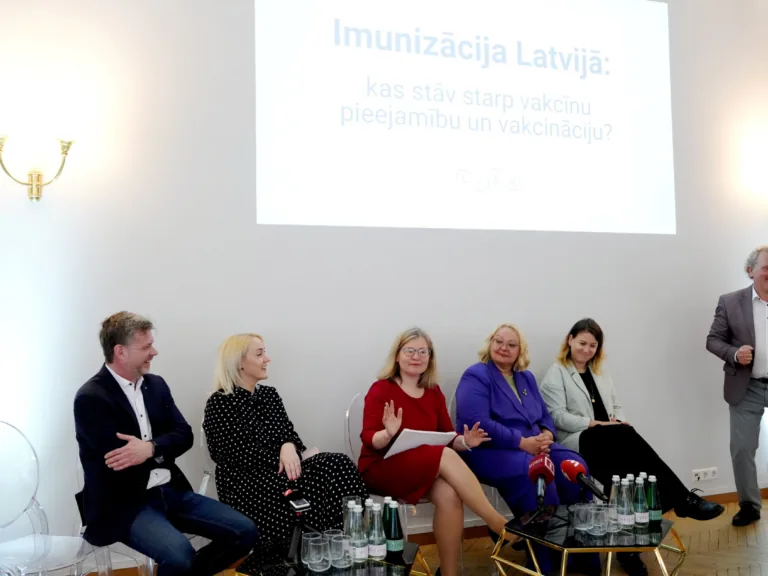 Latvijā vakcīnas ir pieejamas, bet sabiedrība joprojām nav pasargāta