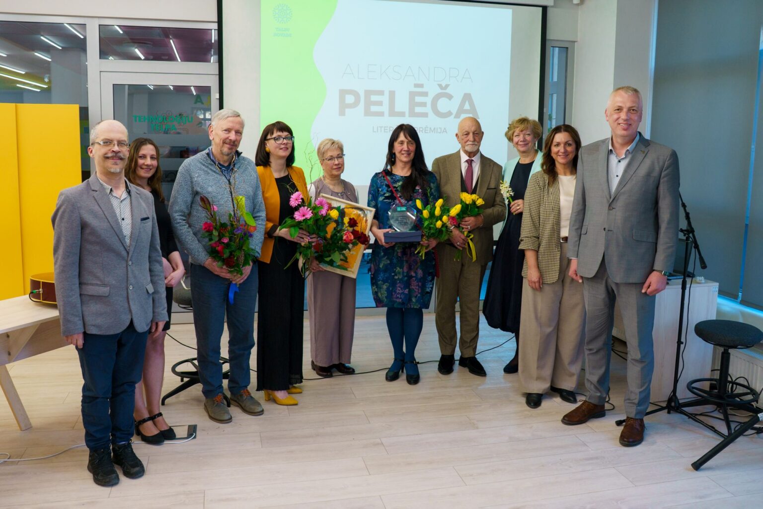 Grāmata par Ģipkas baznīcu saņem A. Pelēča literāro prēmiju