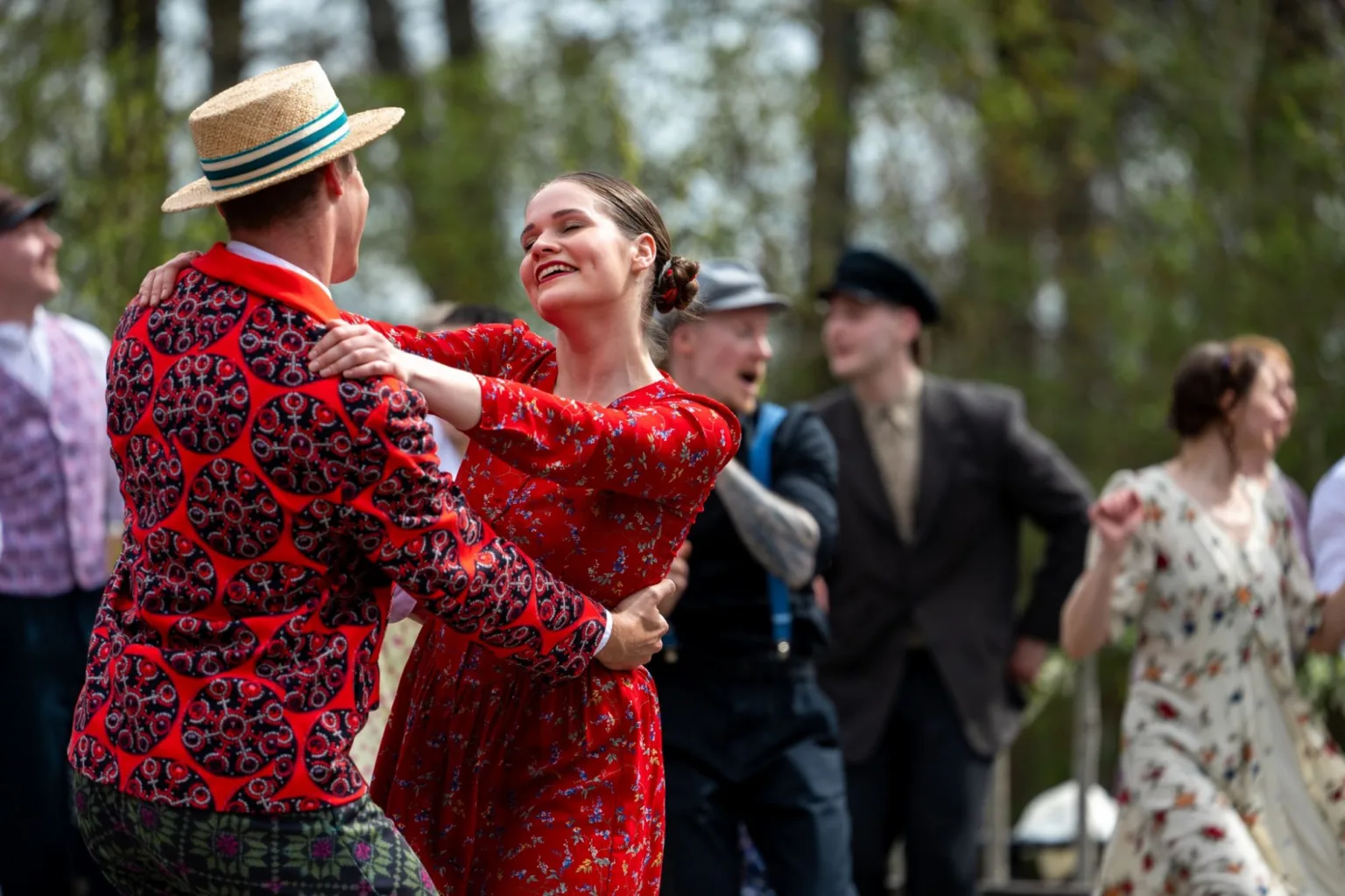 Skrundā aizvadīta grandioza izrādīšanās balle