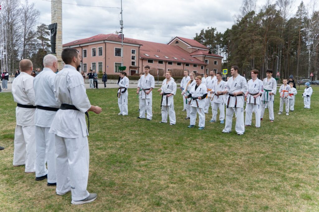 Sena japāņu tradīcija Hanami iedzīvināta arī Rojā