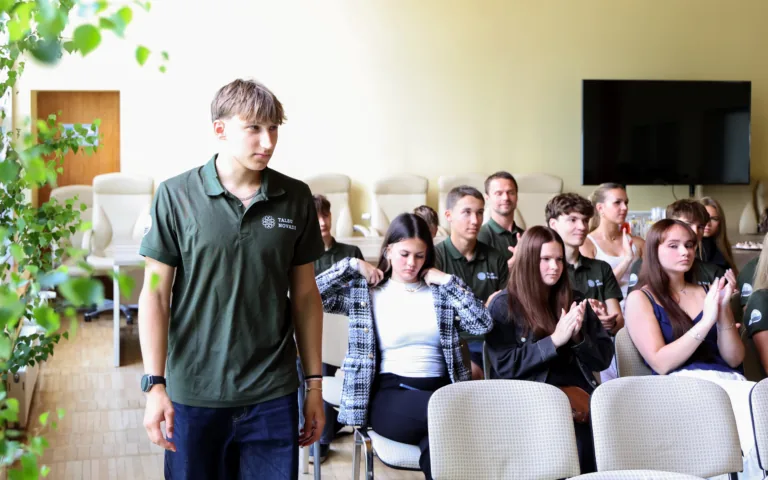 Talsu novada jaunieši no Valmieras pārved sešas olimpiādes medaļas