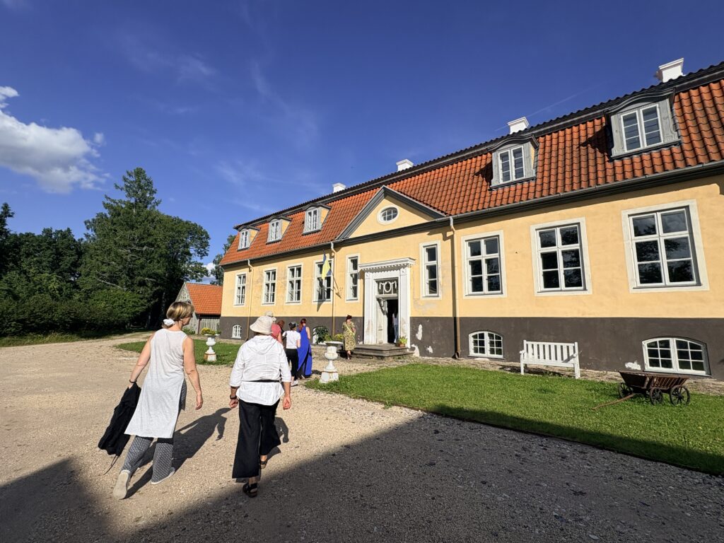Latvijas piļu un muižu parki top pieejamāki visām cilvēku grupām