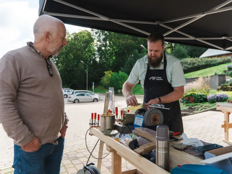 Restaurēt senos koka logus nav dārgi, ja to dara pats