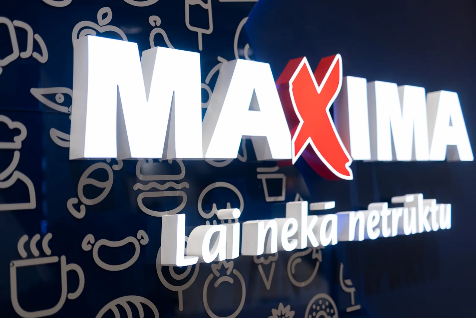 Uz rekonstrukcijas laiku slēgs „Maxima X“ Rojā
