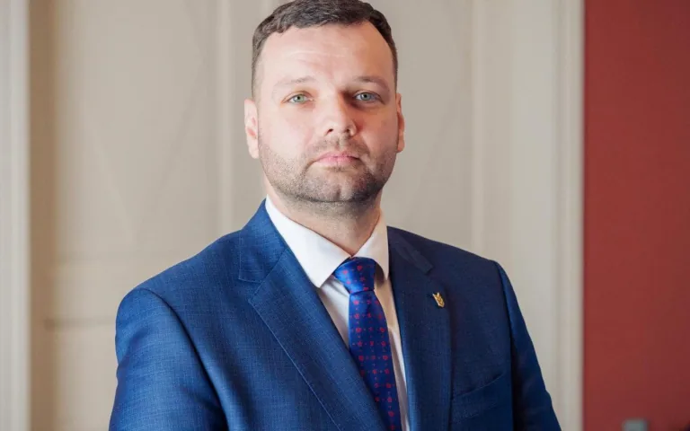 No amata atbrīvo labklājības ministru Reini Uzulnieku