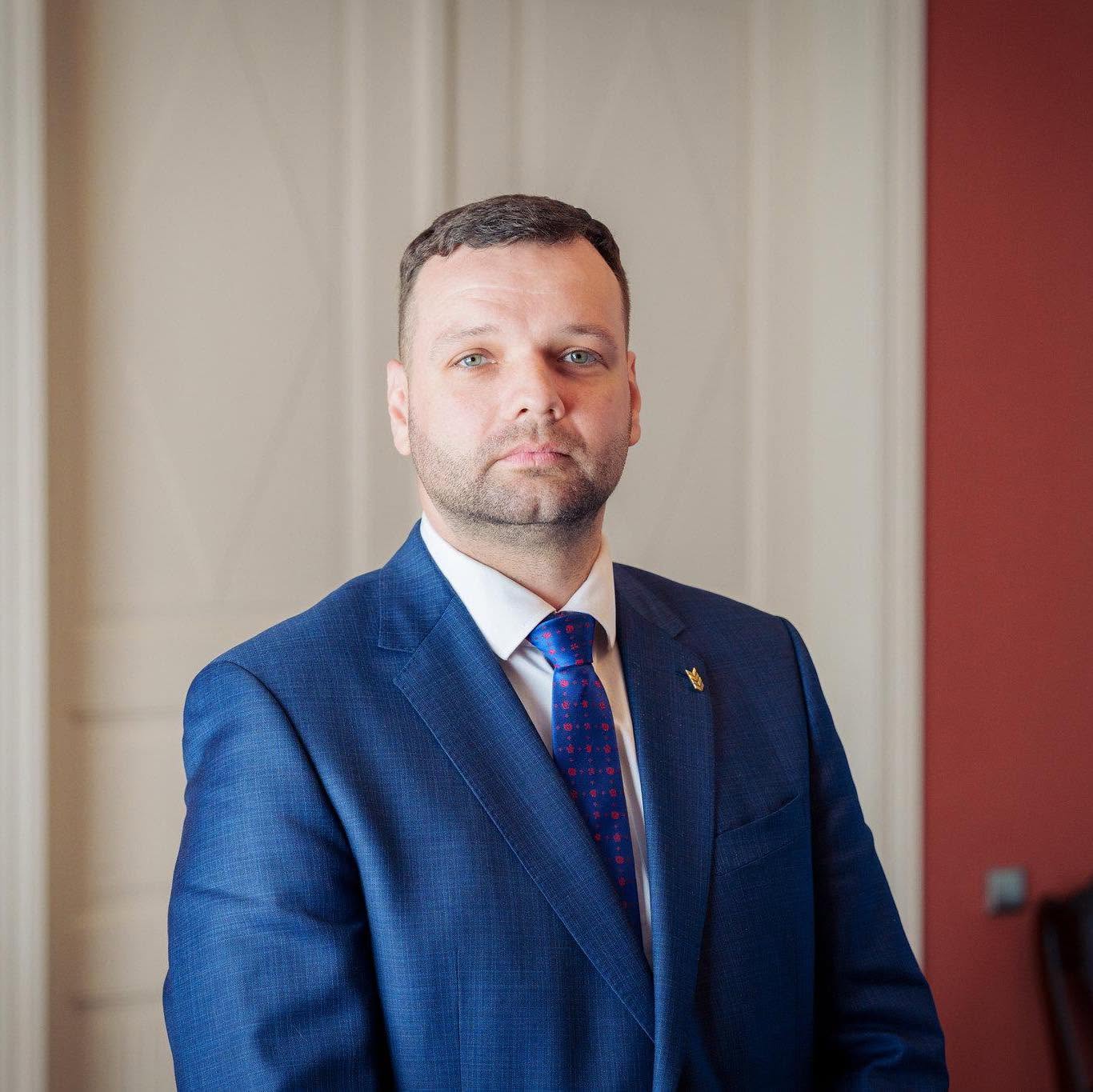No amata atbrīvo labklājības ministru Reini Uzulnieku
