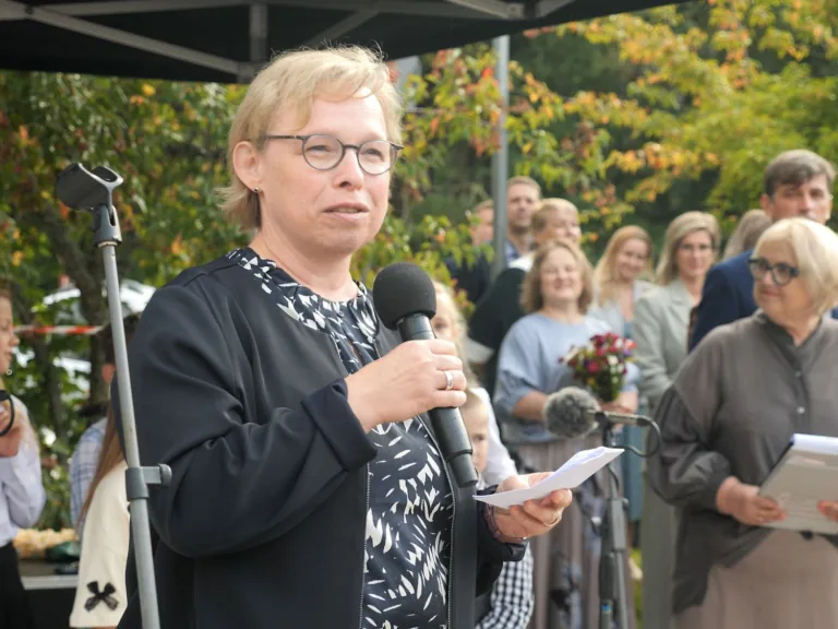 1. septembrī Talsu 2. vidusskolā viesojās Vācijas vēstniece Latvijā