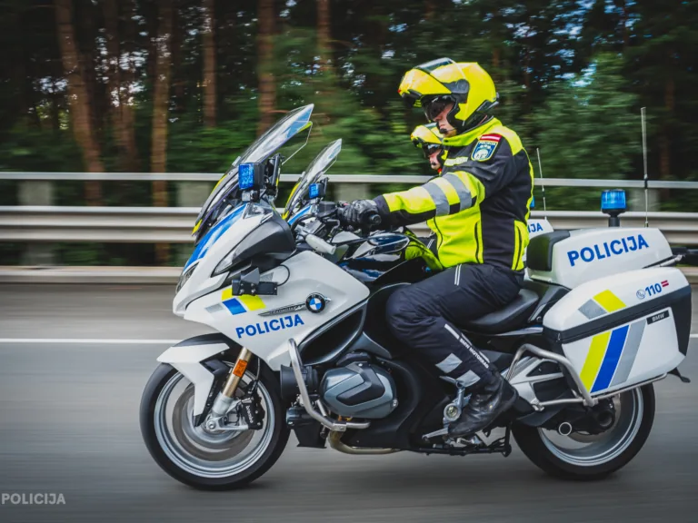 ROADPOL Drošības dienās policija pastiprināti uzraudzīs satiksmes uzraudzību