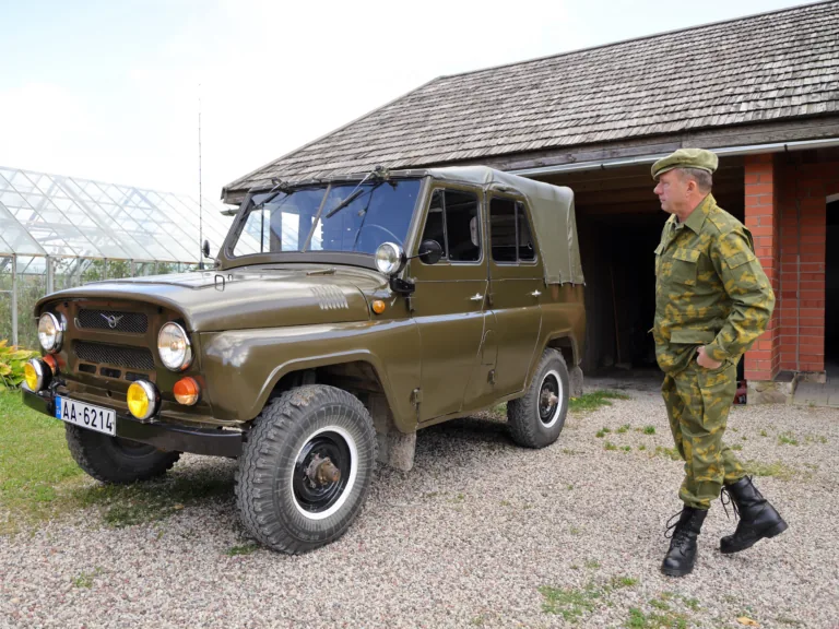 Ar stūri rokās – unikāls militārais mantojums Ziemeļkurzemē